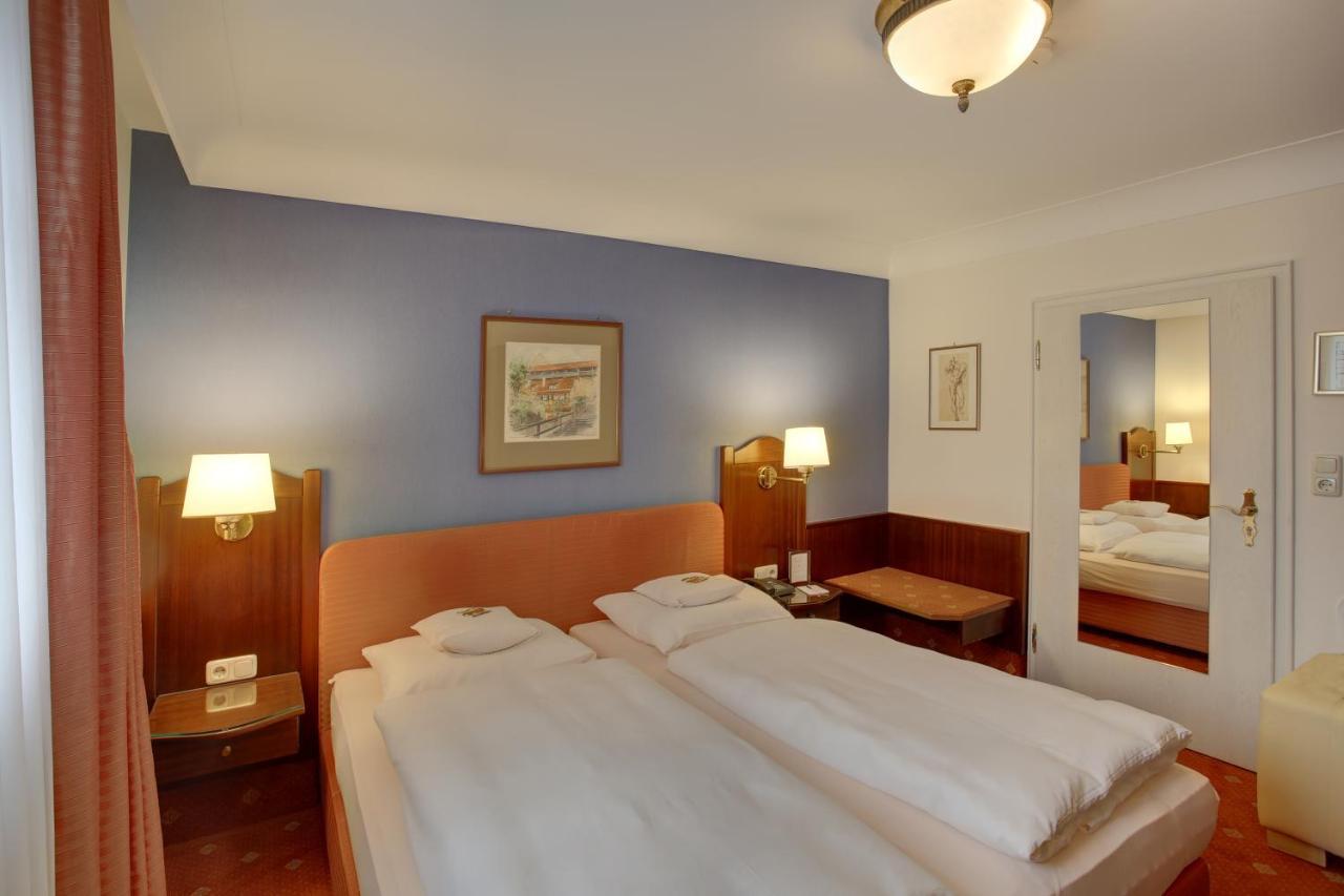 Hotel Brauereigasthof Landwehr-Braeu Reichelshofen ภายนอก รูปภาพ