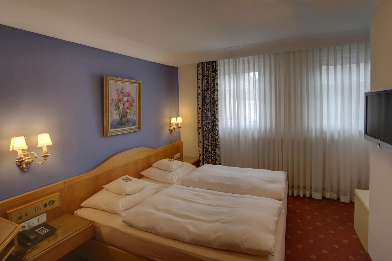 Hotel Brauereigasthof Landwehr-Braeu Reichelshofen ภายนอก รูปภาพ
