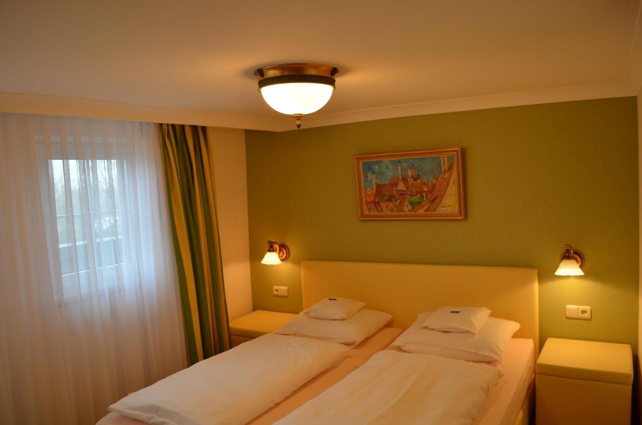Hotel Brauereigasthof Landwehr-Braeu Reichelshofen ภายนอก รูปภาพ