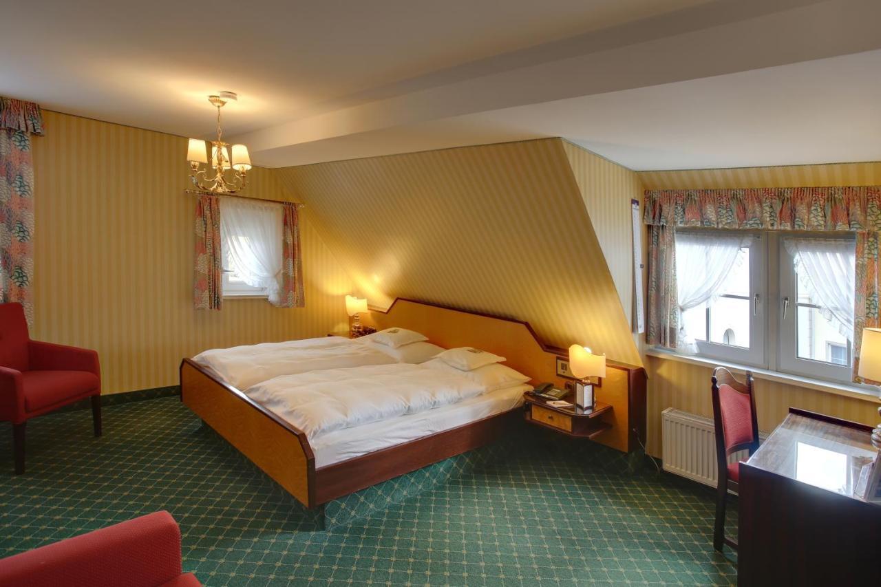 Hotel Brauereigasthof Landwehr-Braeu Reichelshofen ภายนอก รูปภาพ