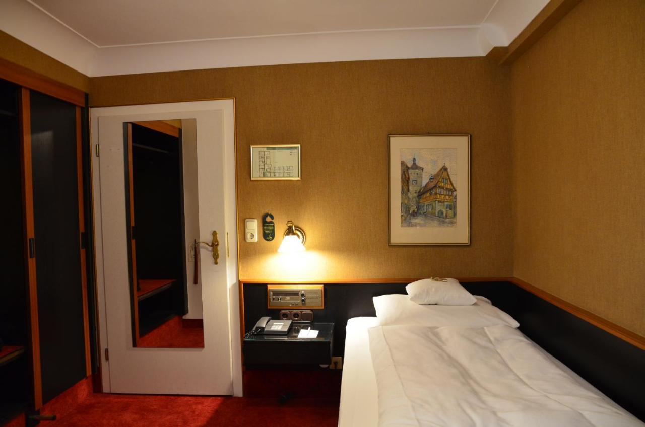 Hotel Brauereigasthof Landwehr-Braeu Reichelshofen ภายนอก รูปภาพ