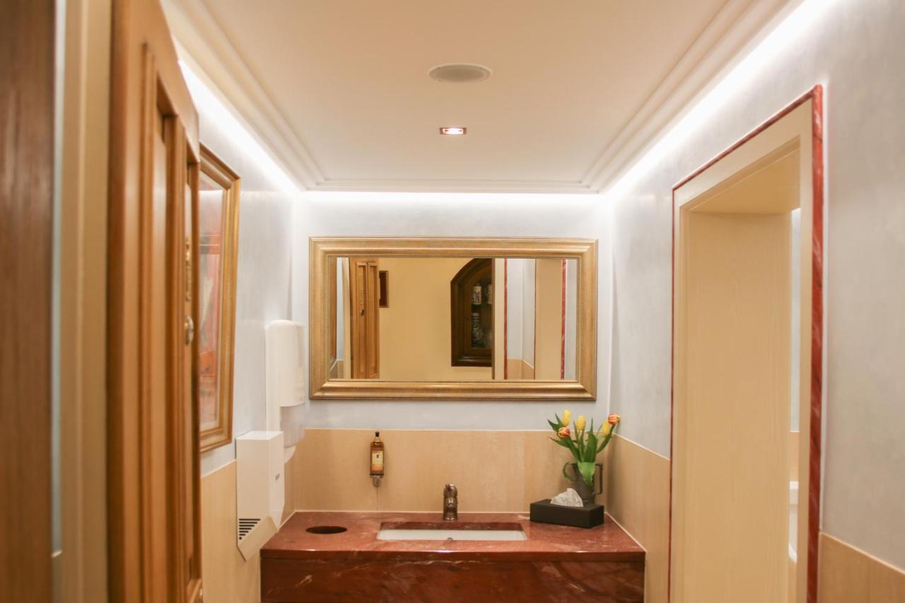 Hotel Brauereigasthof Landwehr-Braeu Reichelshofen ภายนอก รูปภาพ