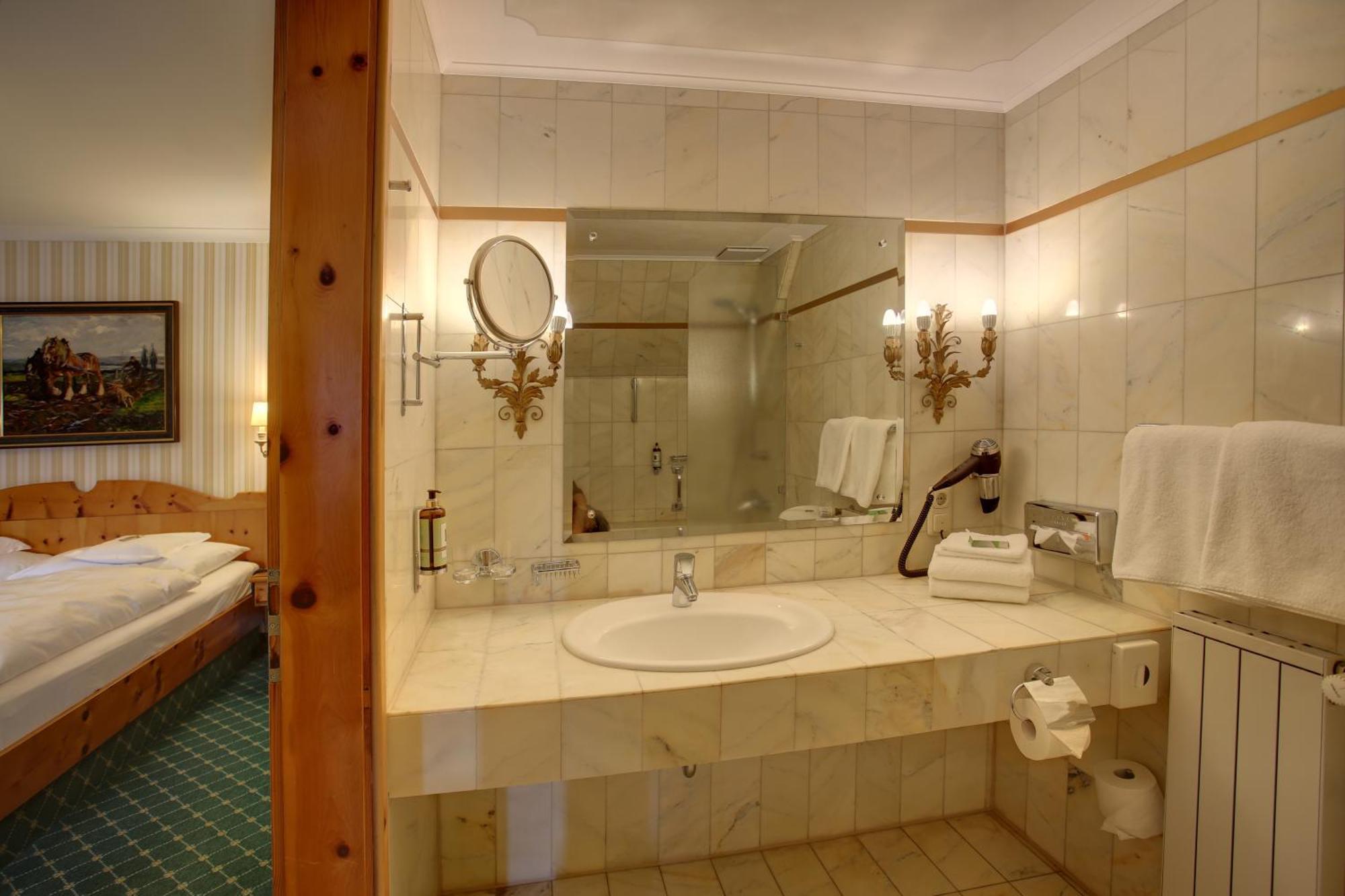 Hotel Brauereigasthof Landwehr-Braeu Reichelshofen ห้อง รูปภาพ