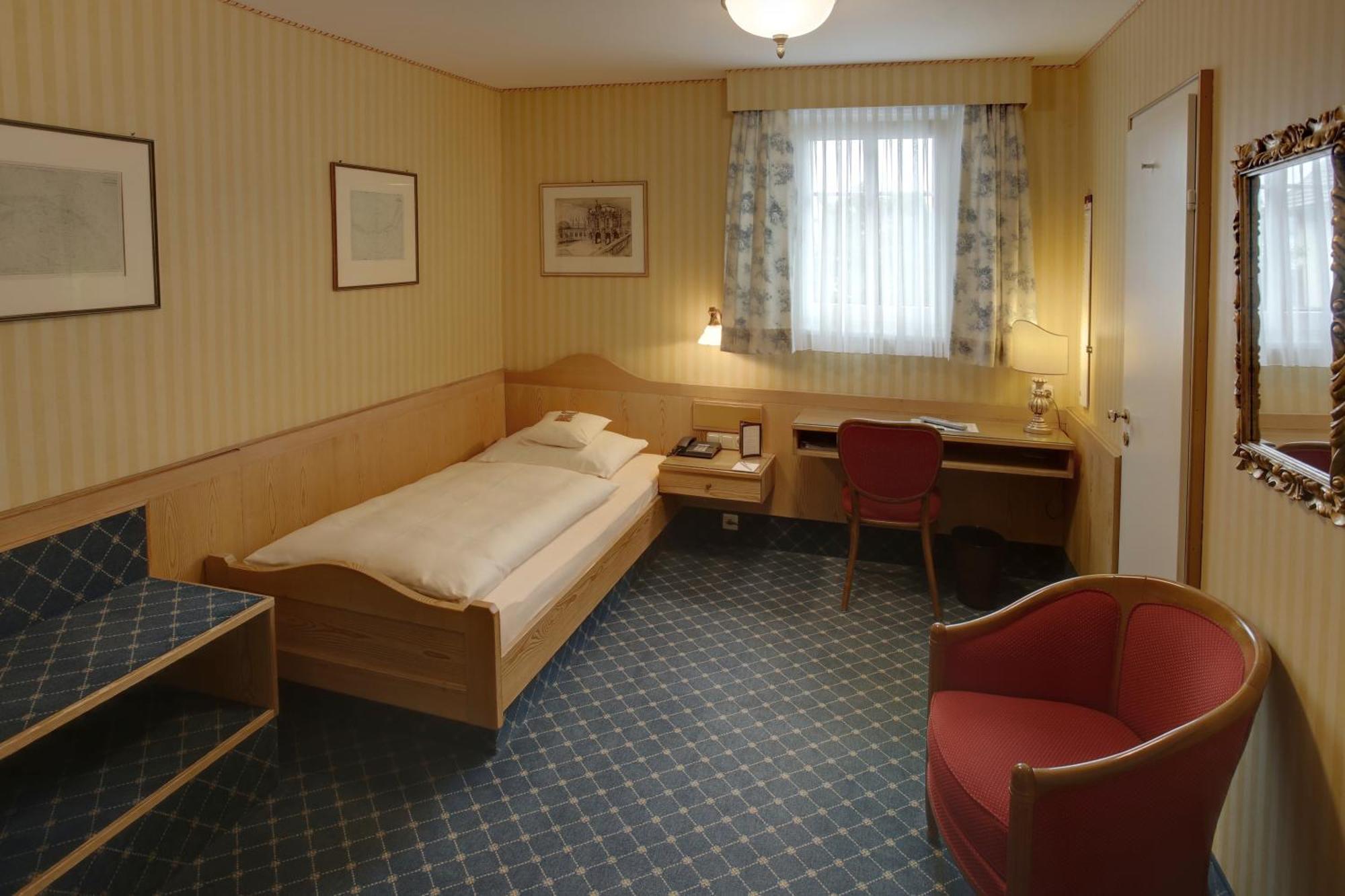 Hotel Brauereigasthof Landwehr-Braeu Reichelshofen ห้อง รูปภาพ