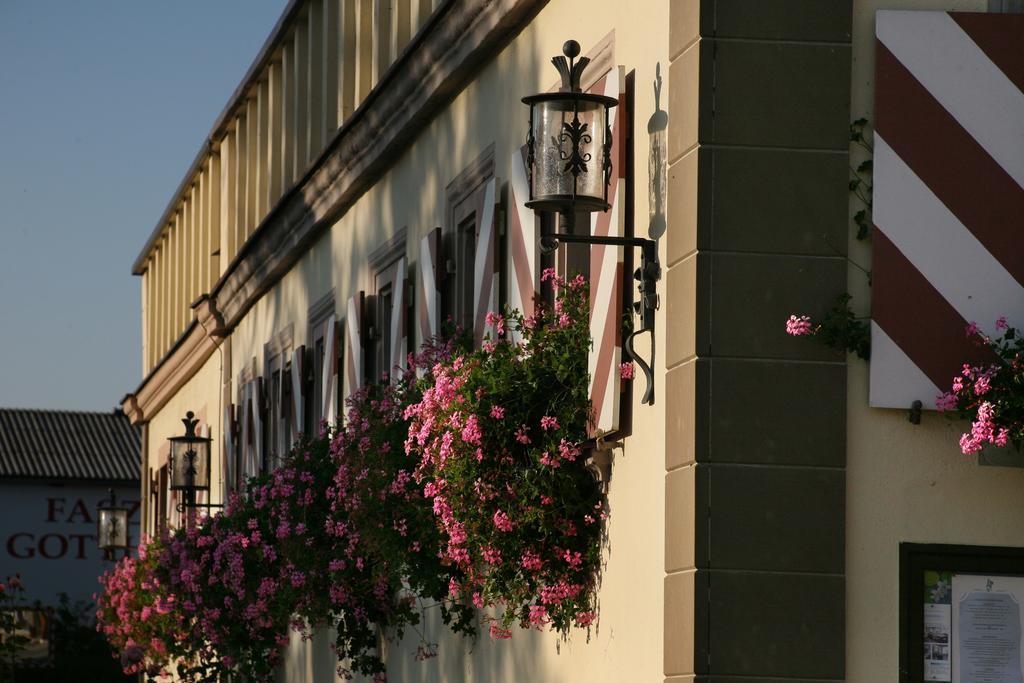 Hotel Brauereigasthof Landwehr-Braeu Reichelshofen ภายนอก รูปภาพ