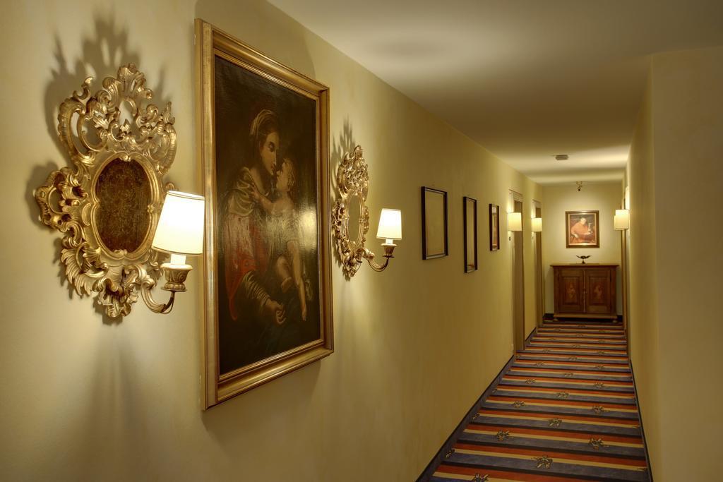 Hotel Brauereigasthof Landwehr-Braeu Reichelshofen ภายนอก รูปภาพ