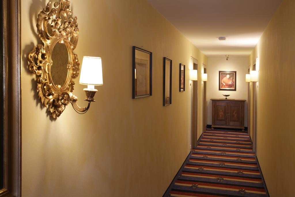 Hotel Brauereigasthof Landwehr-Braeu Reichelshofen ภายนอก รูปภาพ