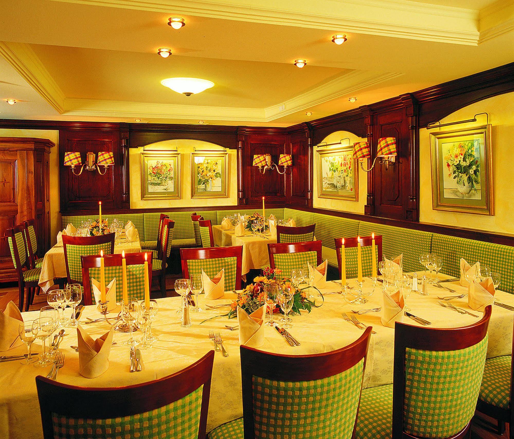 Hotel Brauereigasthof Landwehr-Braeu Reichelshofen ภายนอก รูปภาพ