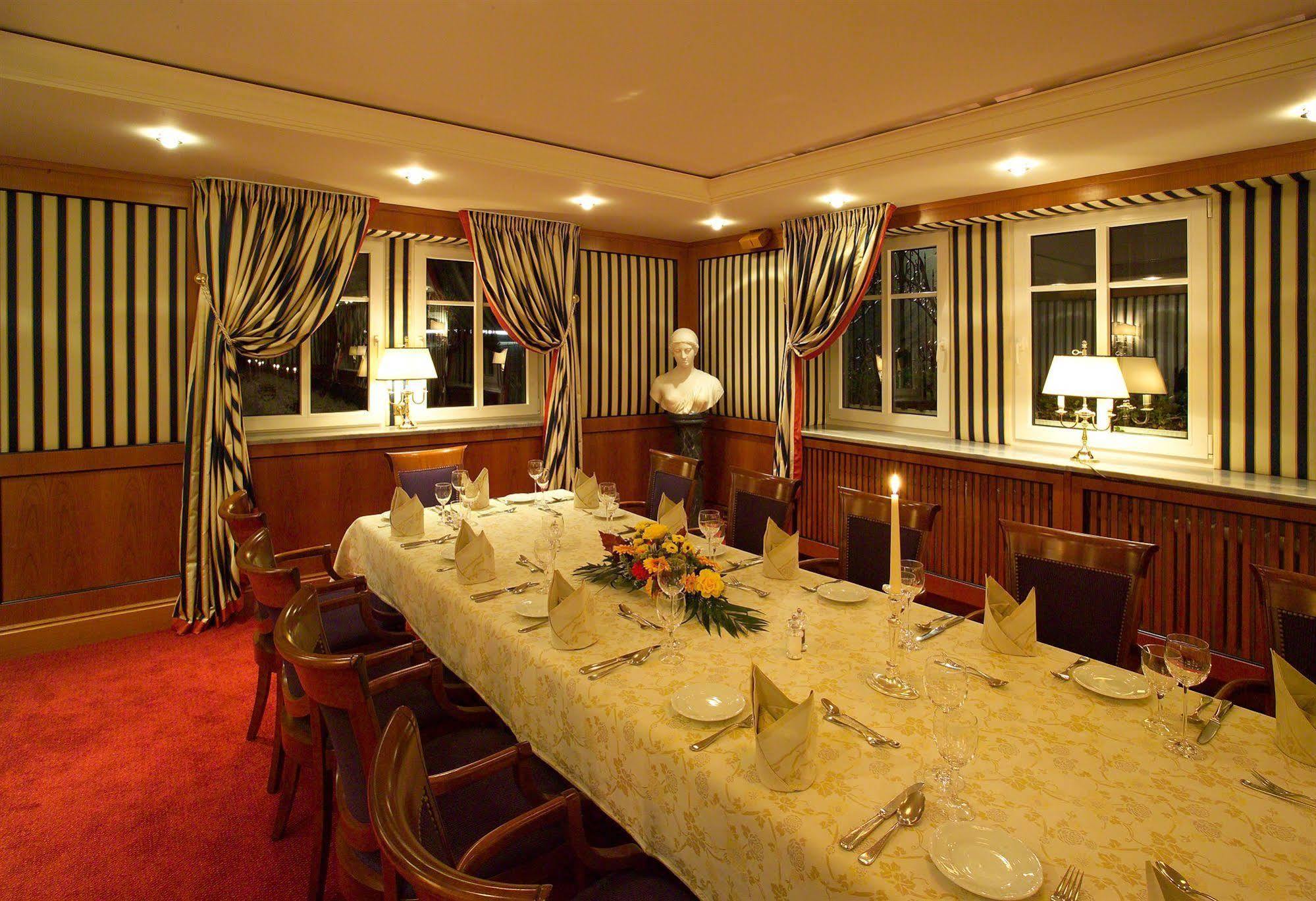 Hotel Brauereigasthof Landwehr-Braeu Reichelshofen ภายนอก รูปภาพ