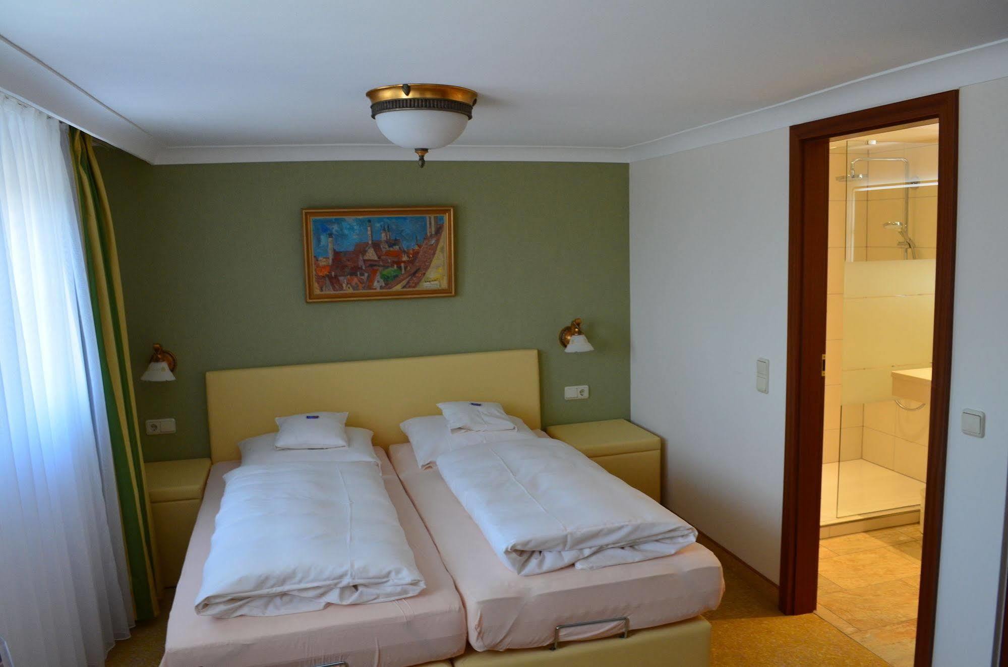 Hotel Brauereigasthof Landwehr-Braeu Reichelshofen ภายนอก รูปภาพ