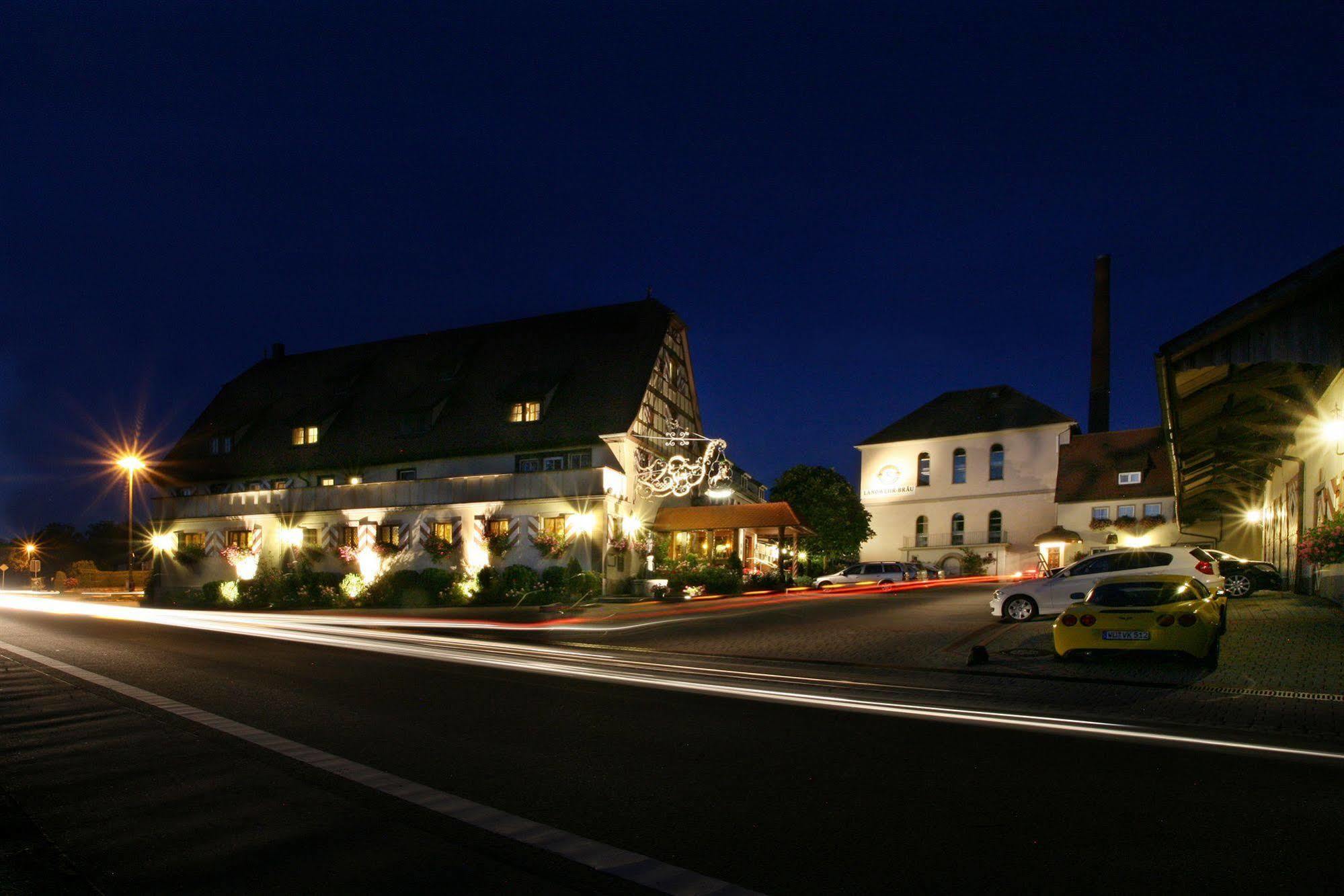 Hotel Brauereigasthof Landwehr-Braeu Reichelshofen ภายนอก รูปภาพ