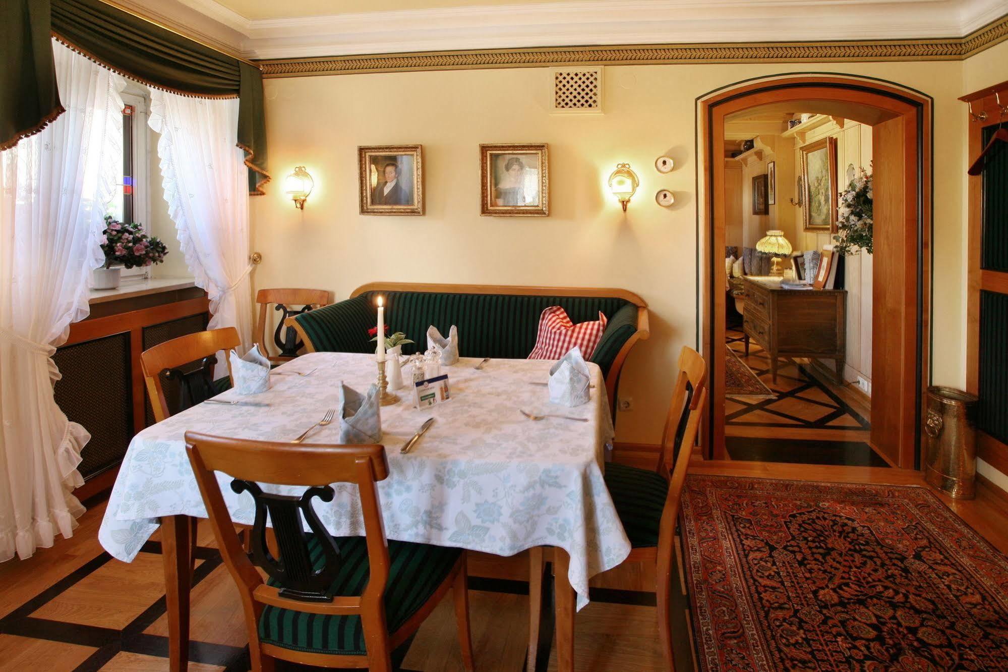 Hotel Brauereigasthof Landwehr-Braeu Reichelshofen ภายนอก รูปภาพ